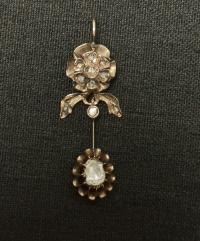 Antique rose gold pendant with mine cut diamond