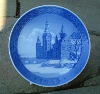 Royal Copenhagen Porcelain Christmas Plate dated 1953