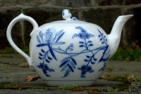 Antique Bavarian Blue Onion Meissen Porcelain Tea Pot