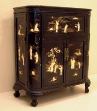 Antique Chinese liquor cabinet in black lacquer