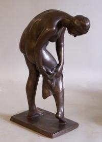 Mary Tarleton Knollenberg bronze sculpture The Bather