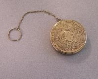 Victorian 14k yellow gold engraved compact c1880