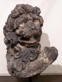 17th century Italian carved lime stone lion sculpture