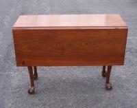 Period American Chippendale drop leaf walnut table c 1780