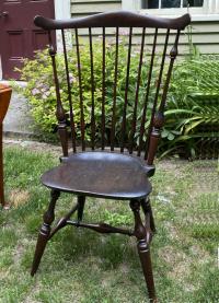 Wallace Nutting comb back Windsor arm chair c1920