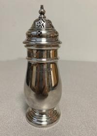 Sterling silver powdered sugar muffineer c1920