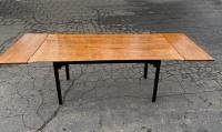 D R Dimes tiger maple dining table with porringer corners and leaves