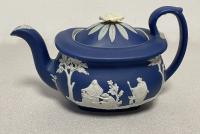19thc Wedgwood blue Jasperware teapot