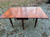 American Federal mahogany dining table c1830