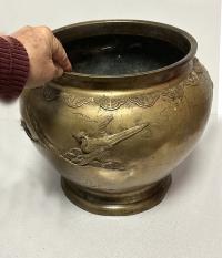 Japanese Meiji bronze jardiniere with birds
