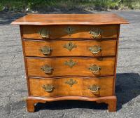 Chippendale oxbow chest of drawers c1780 in maple