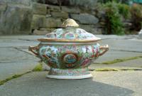 Chinese export Rose Medallion Covered server