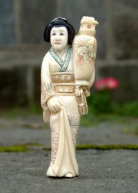 Antique Early 20th Century Ivory Japanese Netsuke