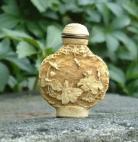 Vintage Chinese Carved Snuff Bottle