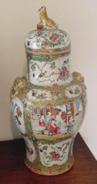 Pair Chinese Export Rose Medallion medallion urns