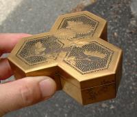 Japanese Edo gold lacquer incense box c1865