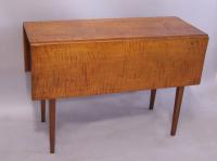 Hepplewhite curly maple country swing leg table c1810
