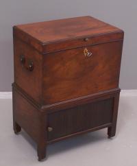 Mahogany cellarette decanter box circa 1810