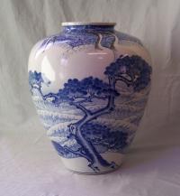 Japanese blue and white porcelain vase with 9 cranes