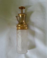 R Lalique frosted atomizer bottle for perfume c1920
