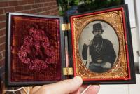 Civil War daguerreotype of a soldier with sword