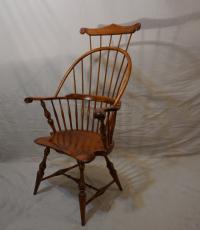 Vintage D R Dimes Windsor comb back knuckle arm chair