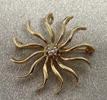 Image of Vintage 14K gold swirl pin with diamond