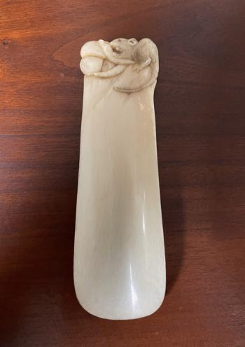 Image of Japanese Meiji mouse top shoe horn